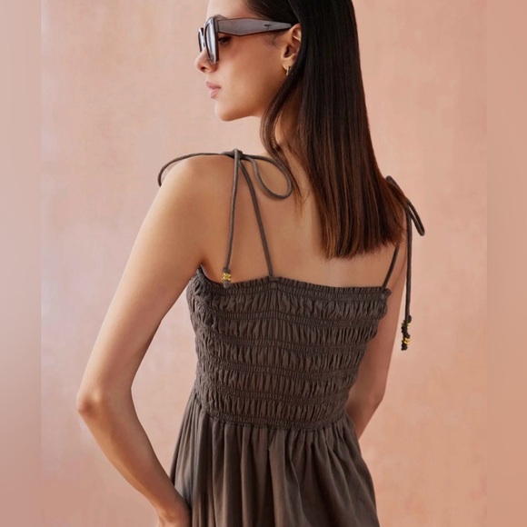 Adley Maxi Dress (New with small Damage) - Picture 5 of 7